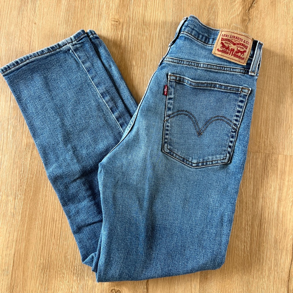 Levi's Wedgie Straight-Leg Jeans